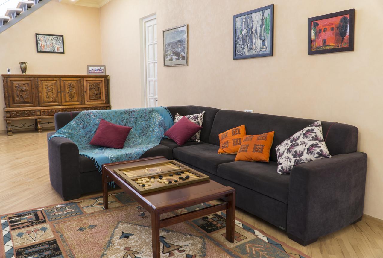4Bd Appartaments With Cozy Garden Tbilisi Exteriér fotografie