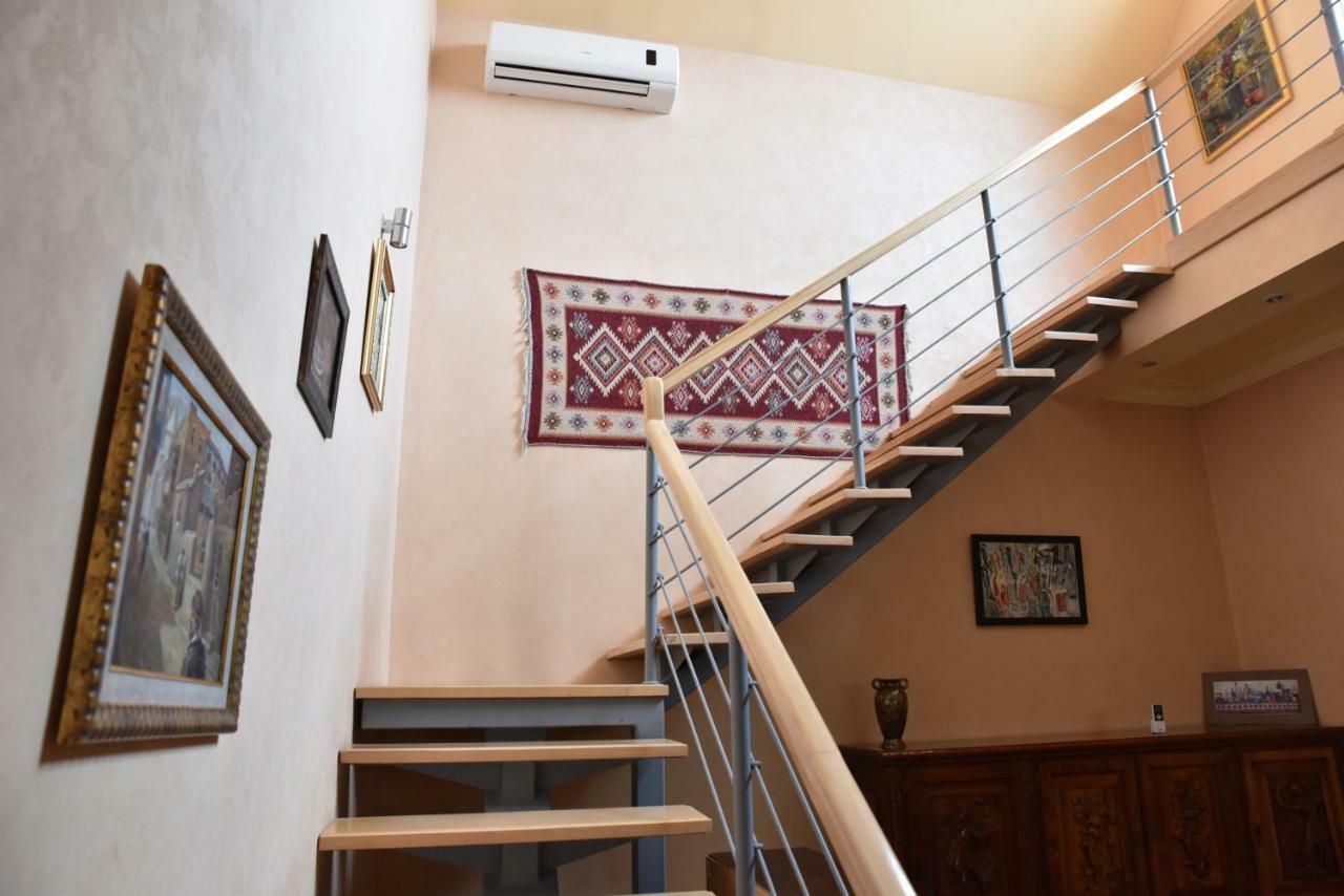 4Bd Appartaments With Cozy Garden Tbilisi Exteriér fotografie